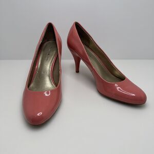 Bandolino BD Courteous Peach Coral Patent Leather Pumps Heels Women’s Size 7.5 M